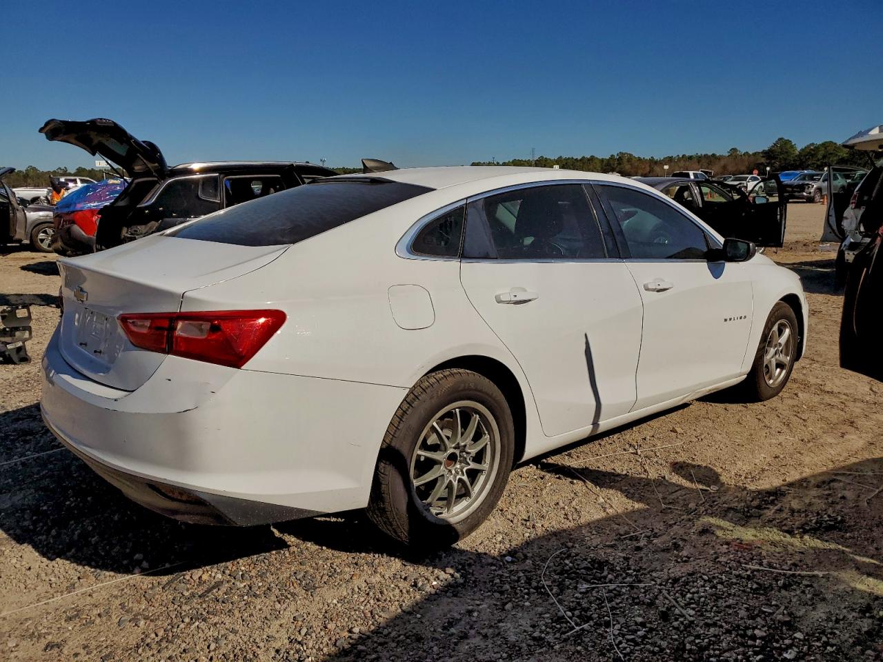 2018 CHEVROLET MALIBU LS photo 3