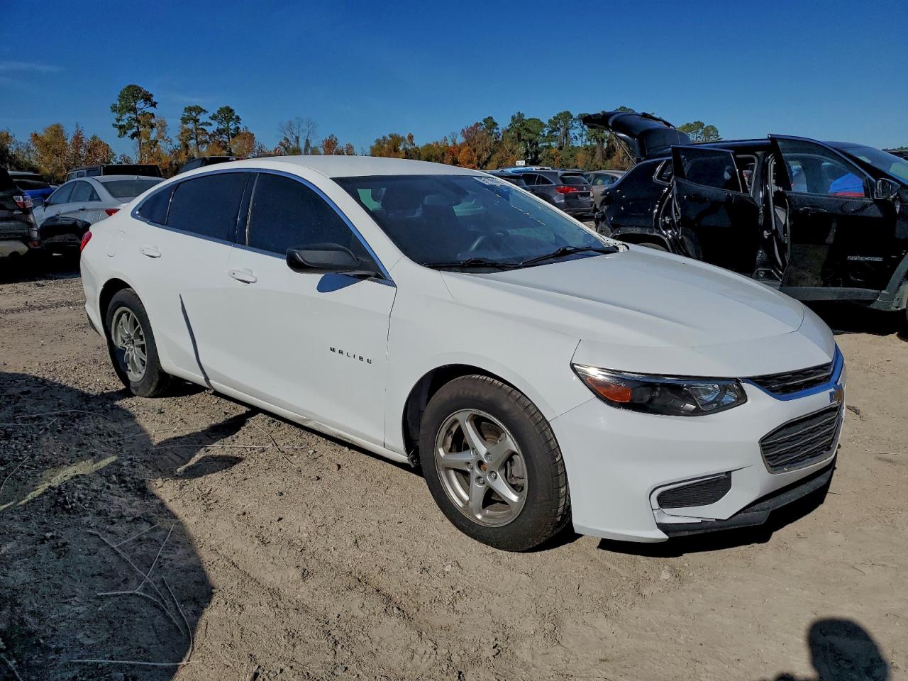 2018 CHEVROLET MALIBU LS photo 4