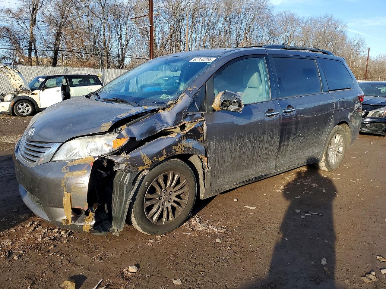 2015 TOYOTA SIENNA