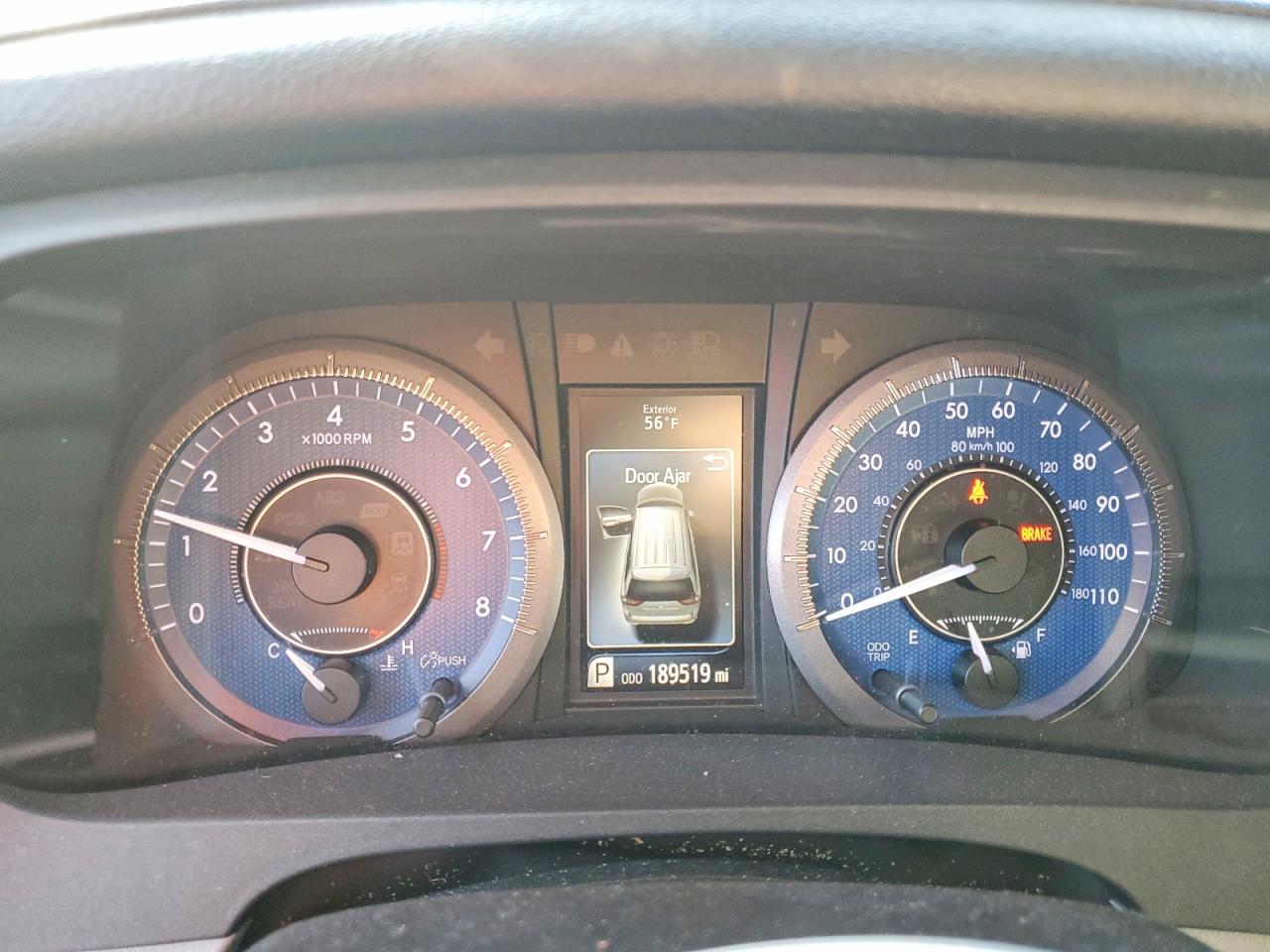 2015 TOYOTA SIENNA XLE photo 9