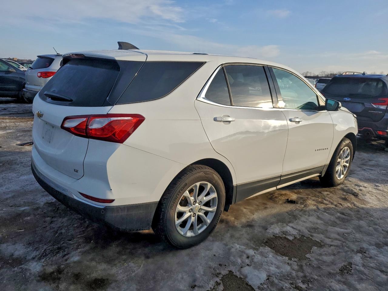 2019 CHEVROLET EQUINOX LT photo 3