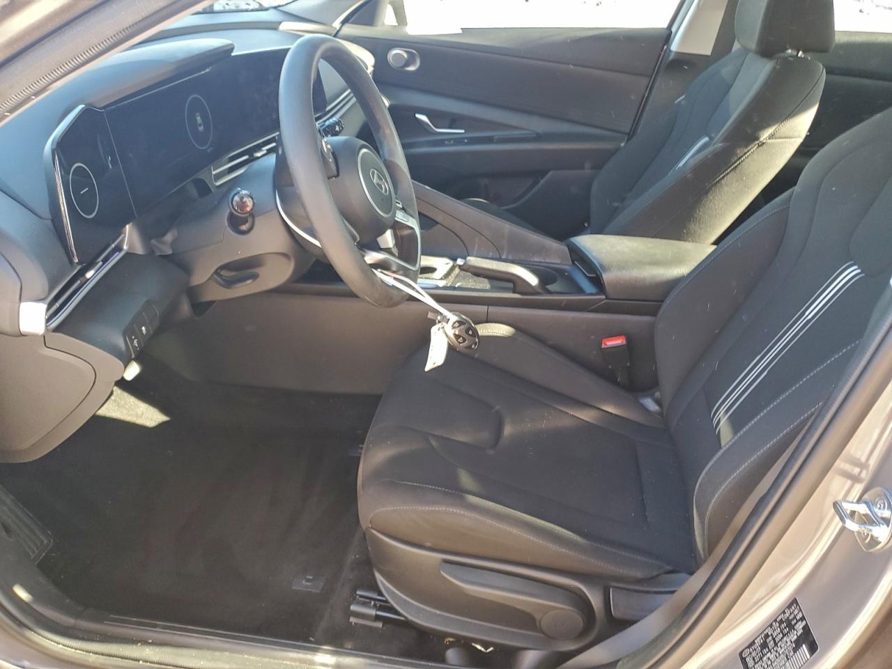 2024 HYUNDAI ELANTRA SEL photo 7