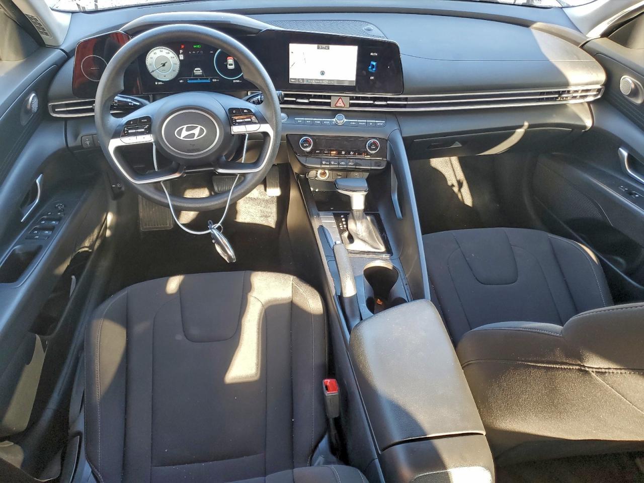 2024 HYUNDAI ELANTRA SEL photo 8