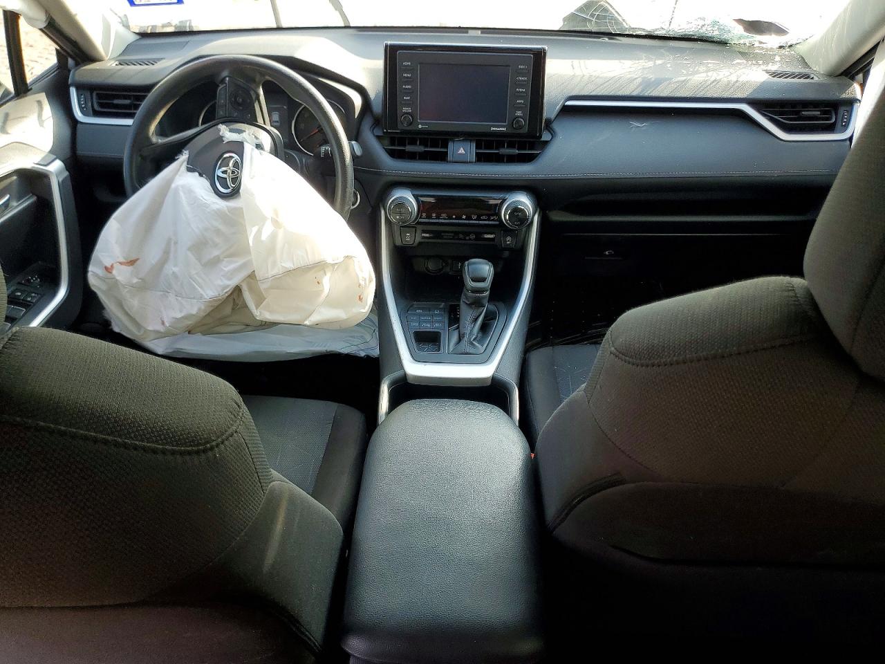 2022 TOYOTA RAV4 XLE photo 8