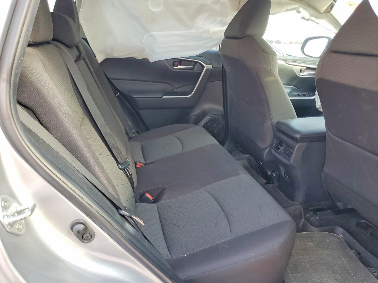 2022 TOYOTA RAV4 XLE photo 11