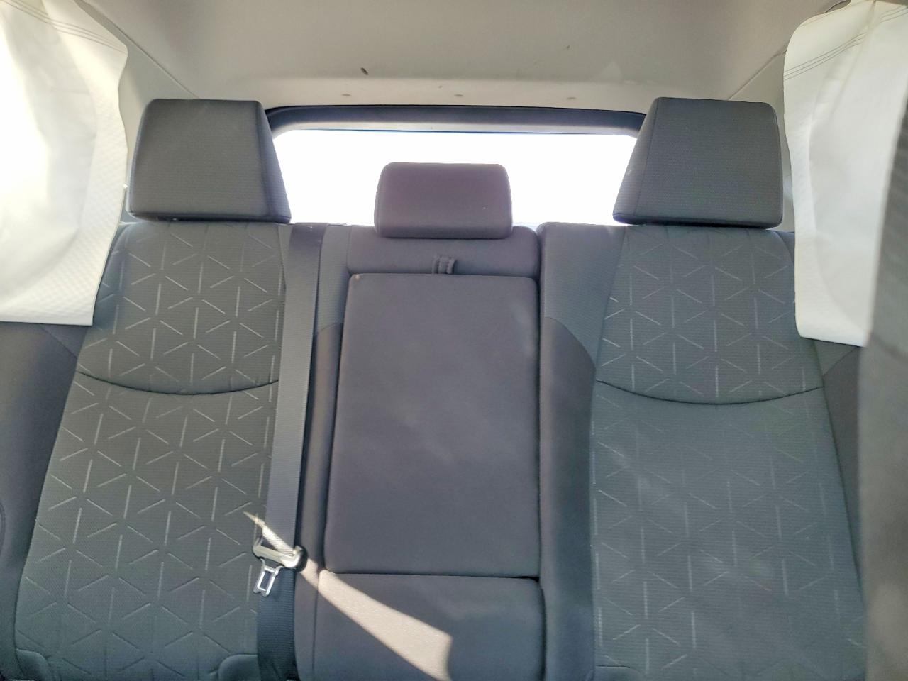 2022 TOYOTA RAV4 XLE photo 10