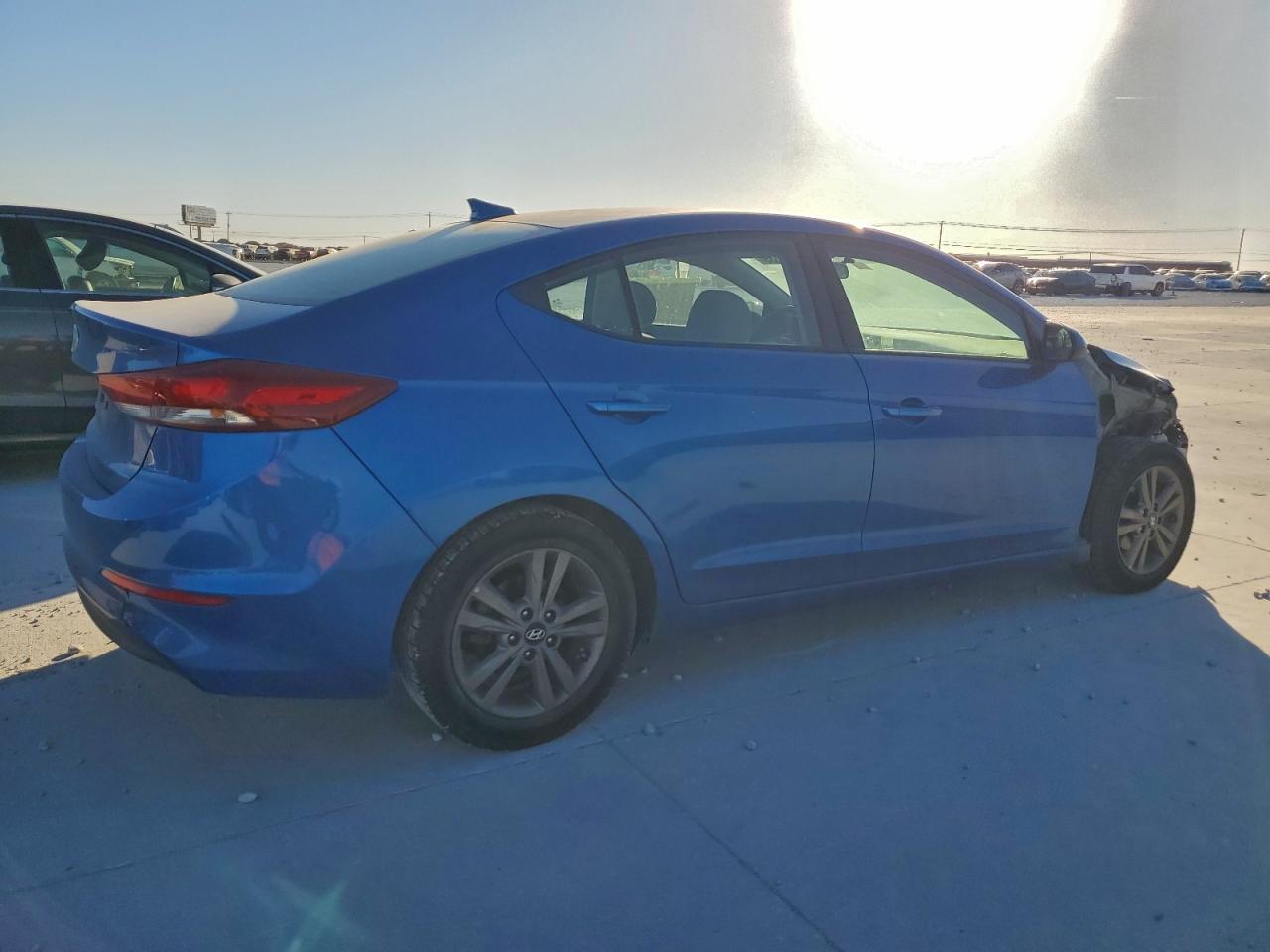 2018 HYUNDAI ELANTRA SEL photo 3