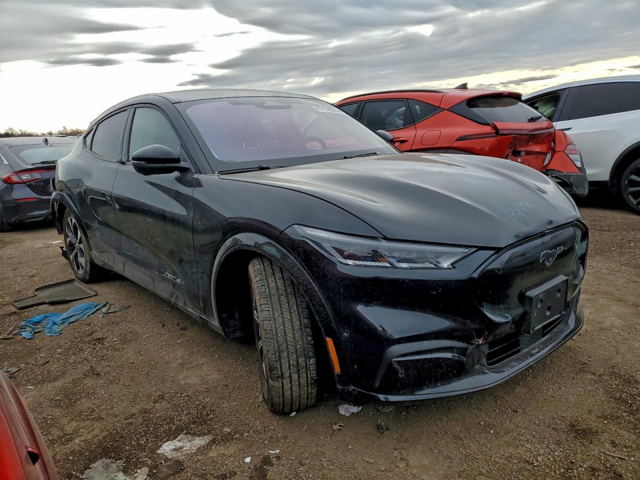 2021 FORD MUSTANG MACH-E PREMIUM photo 4