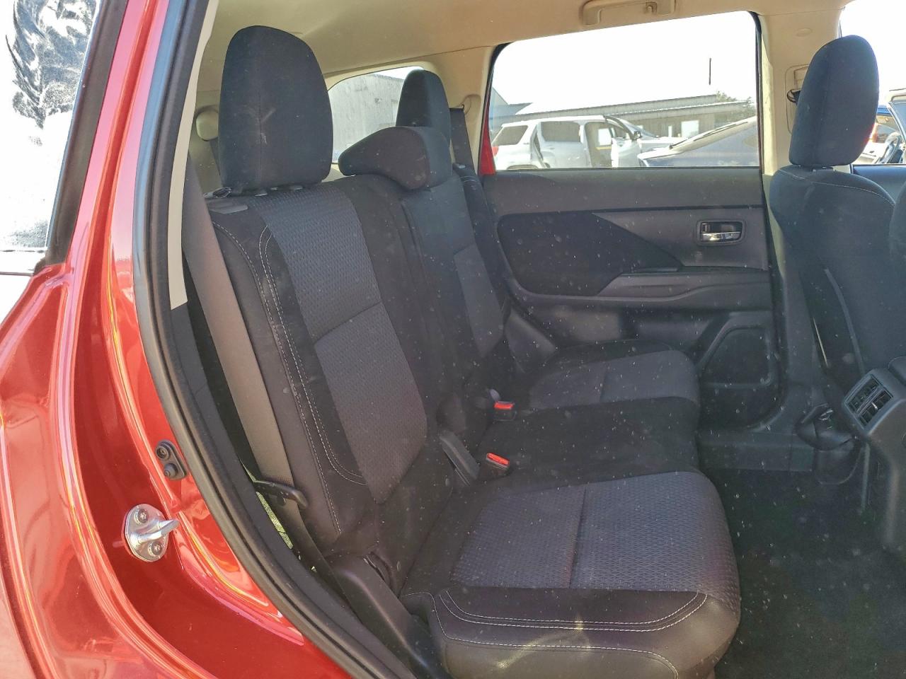 2019 MITSUBISHI OUTLANDER ES photo 11