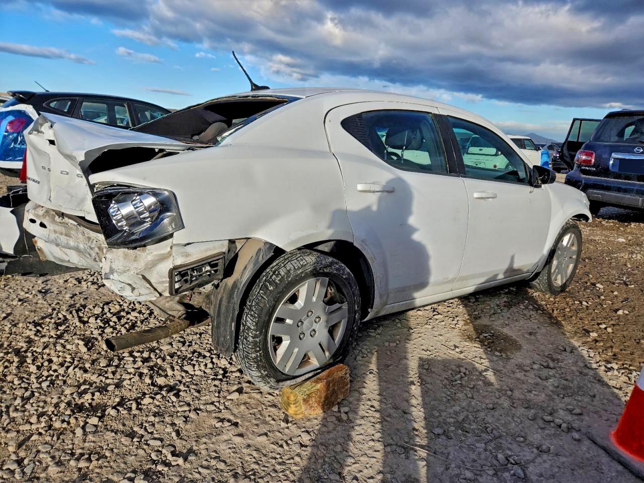 2014 DODGE AVENGER SE photo 3
