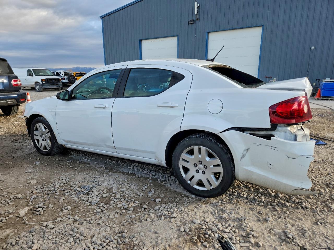 2014 DODGE AVENGER SE photo 2