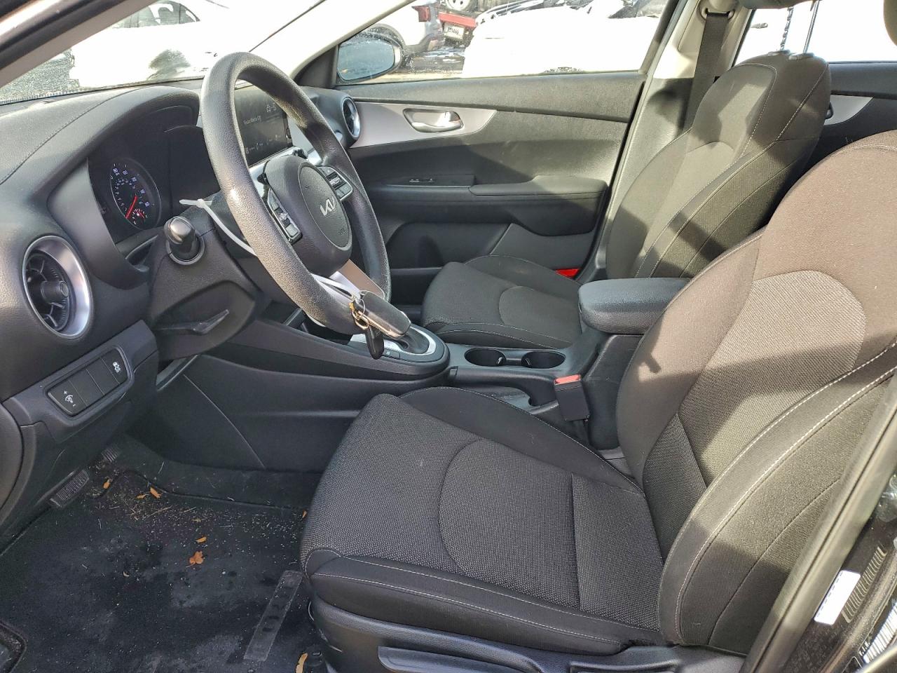 2023 KIA FORTE LX photo 7