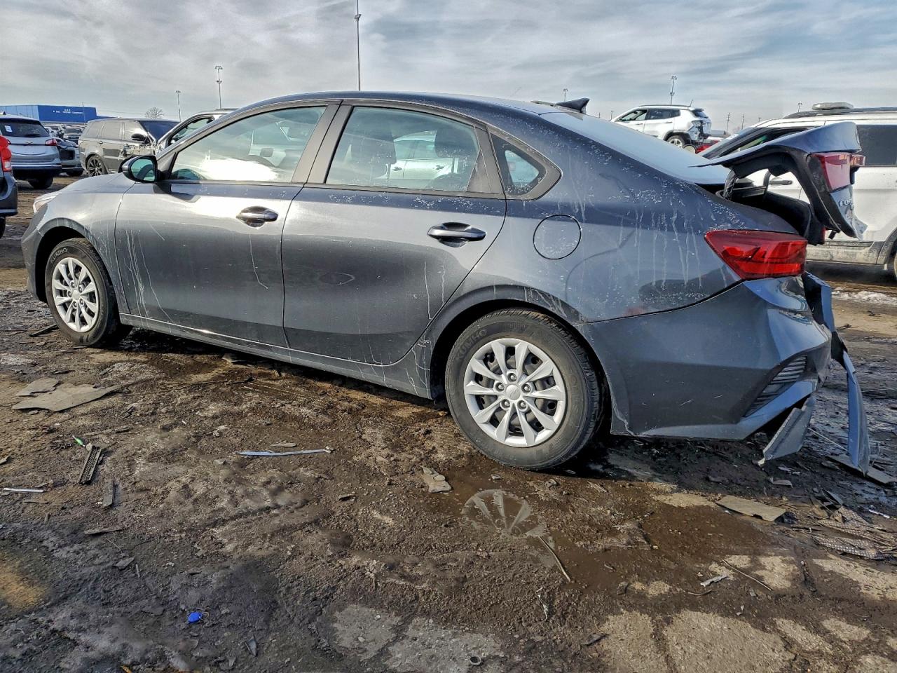 2023 KIA FORTE LX photo 2