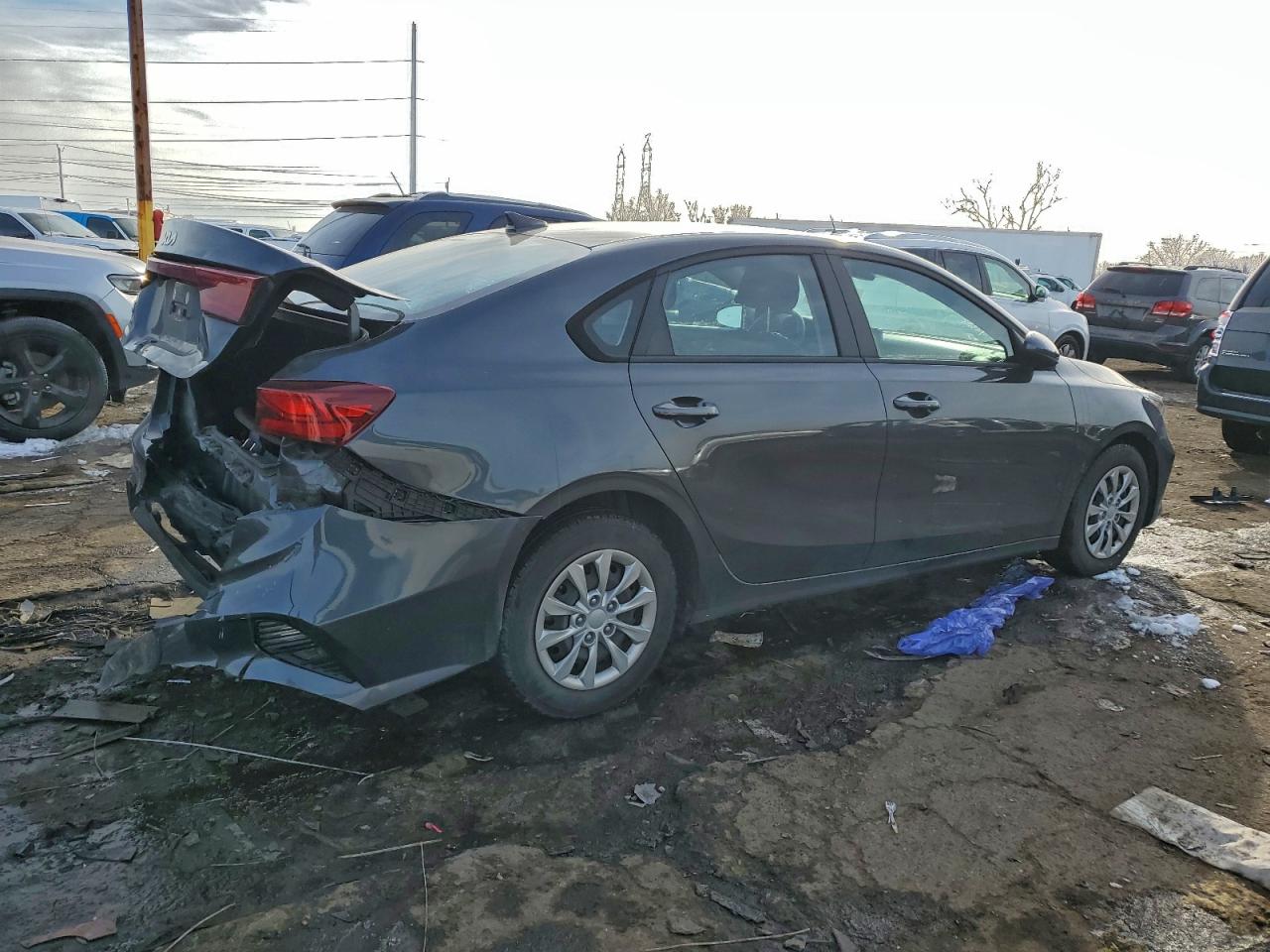 2023 KIA FORTE LX photo 3