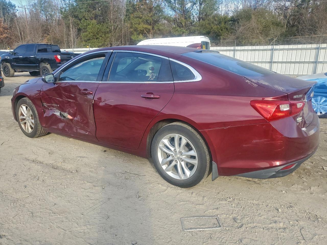 2016 CHEVROLET MALIBU LT photo 2