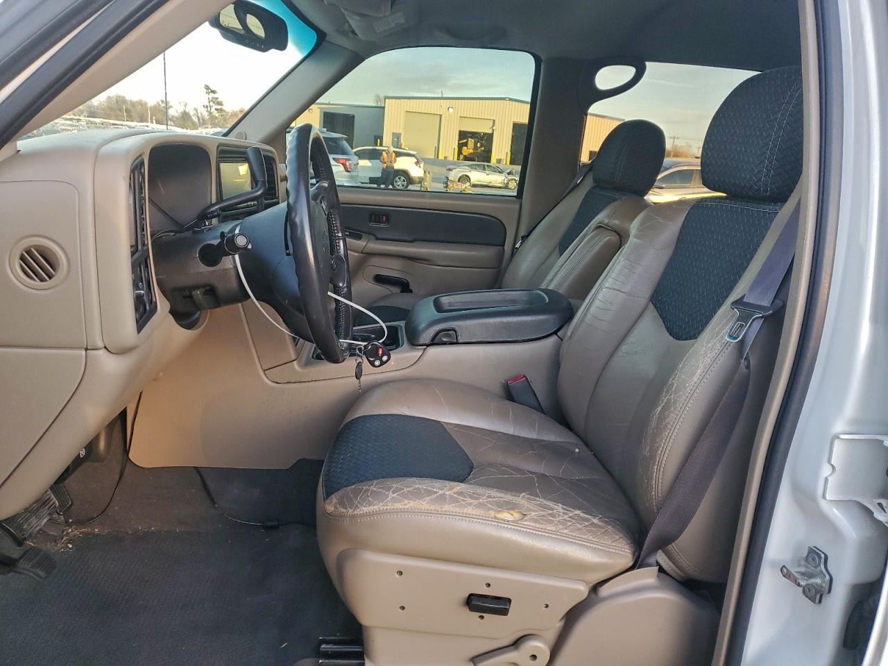 2004 CHEVROLET AVALANCHE K1500 photo 7