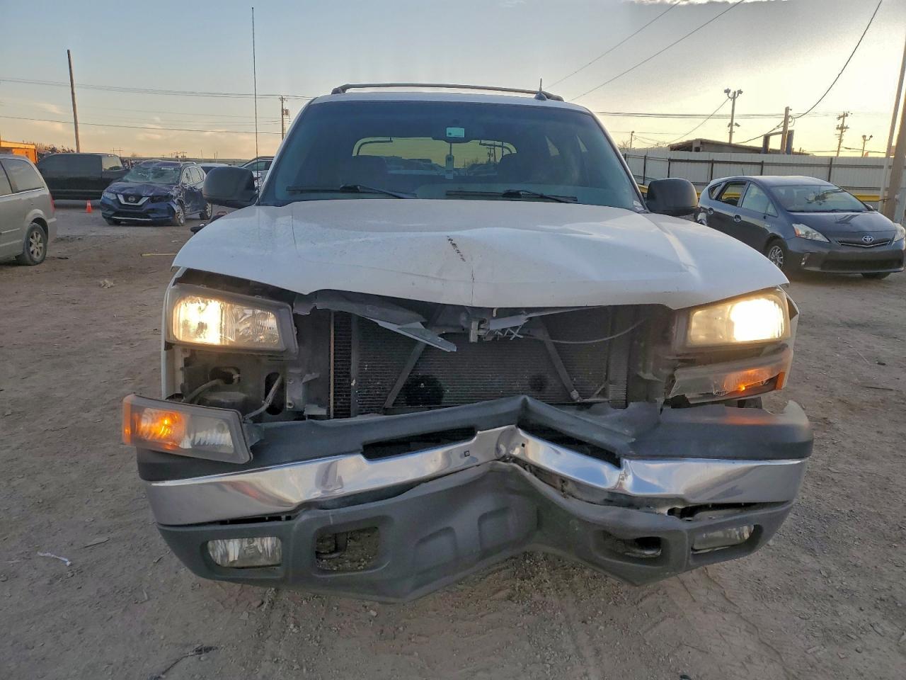 2004 CHEVROLET AVALANCHE K1500 photo 5