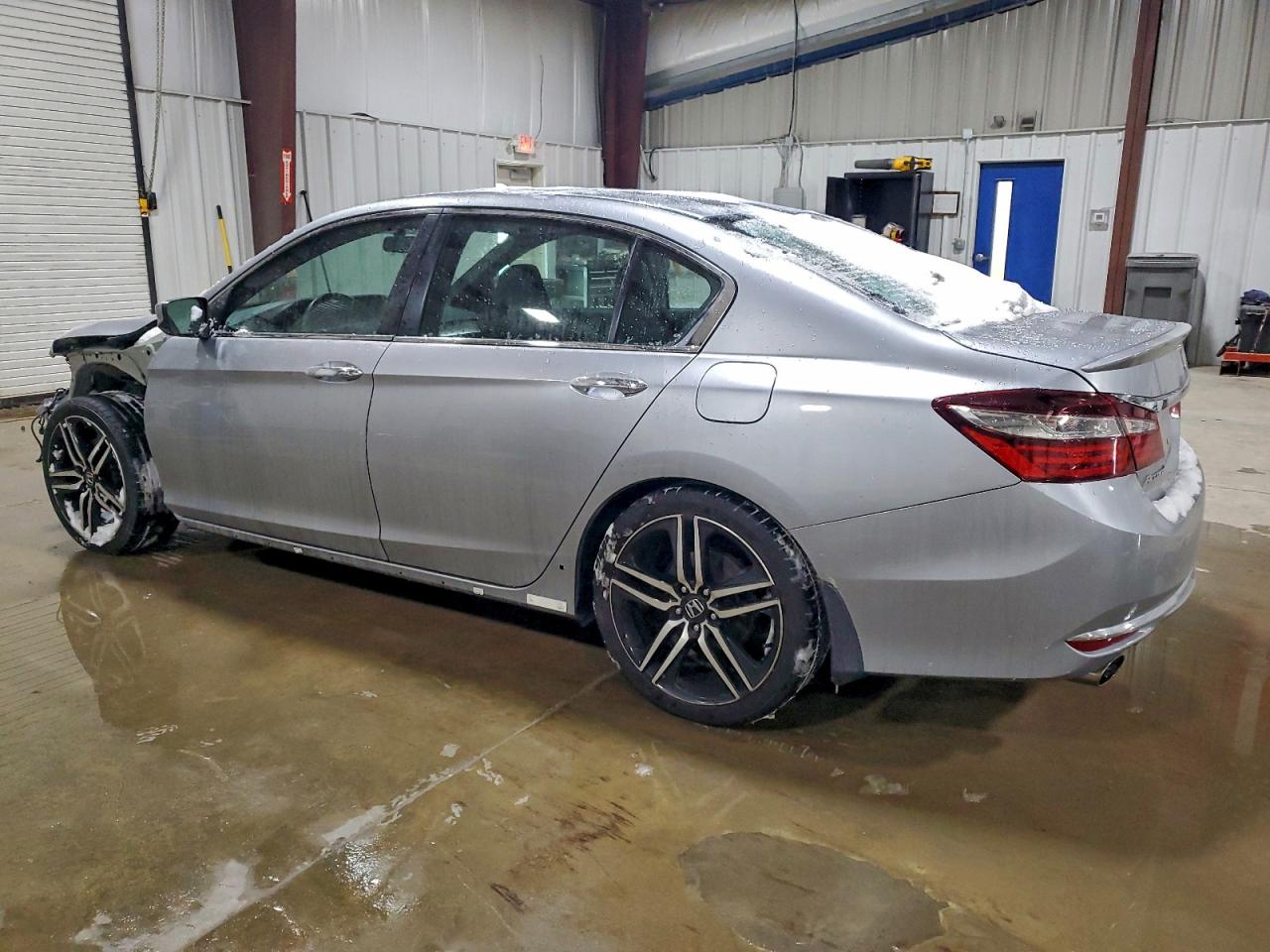 2017 HONDA ACCORD SPORT photo 2