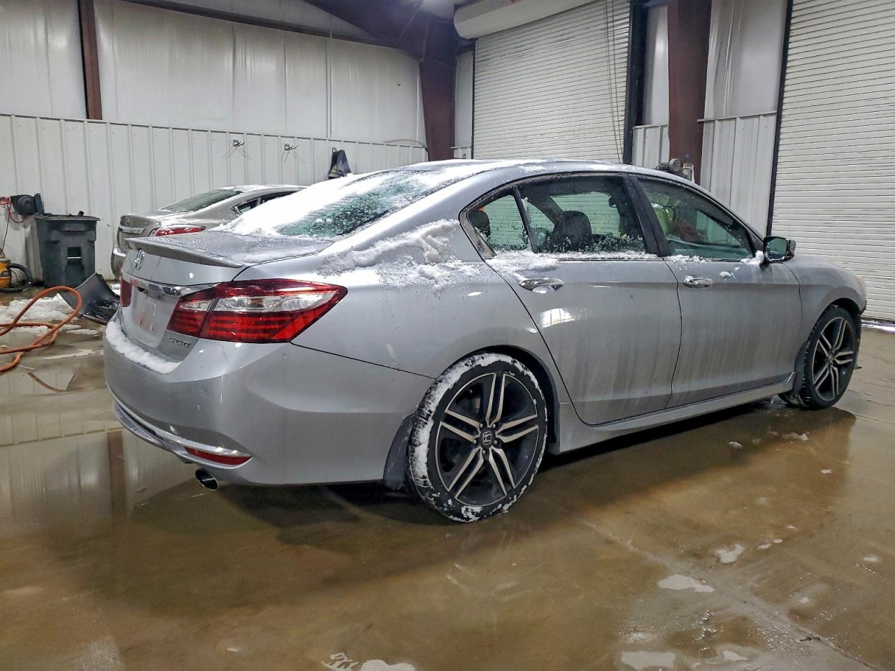 2017 HONDA ACCORD SPORT photo 3