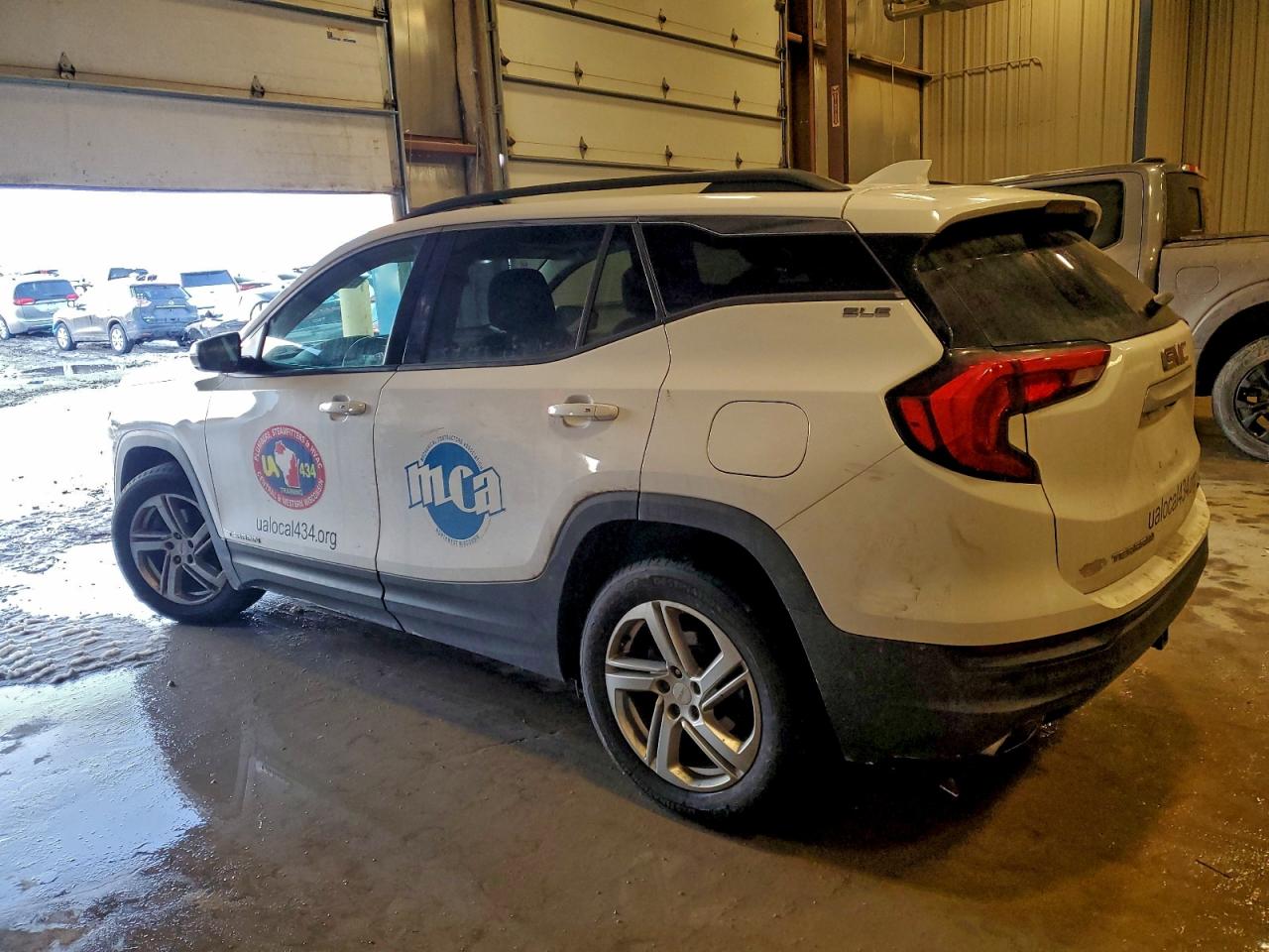 2020 GMC TERRAIN SLE photo 2