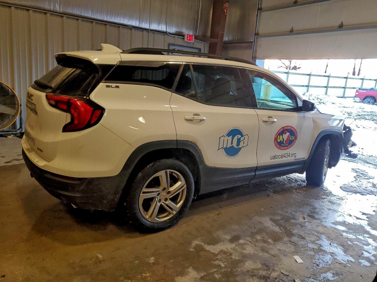 2020 GMC TERRAIN SLE photo 3