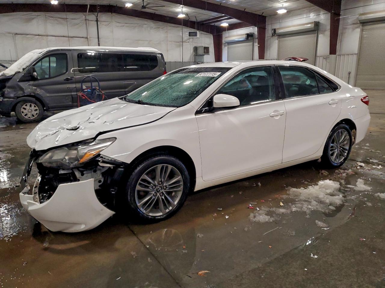 2016 TOYOTA CAMRY