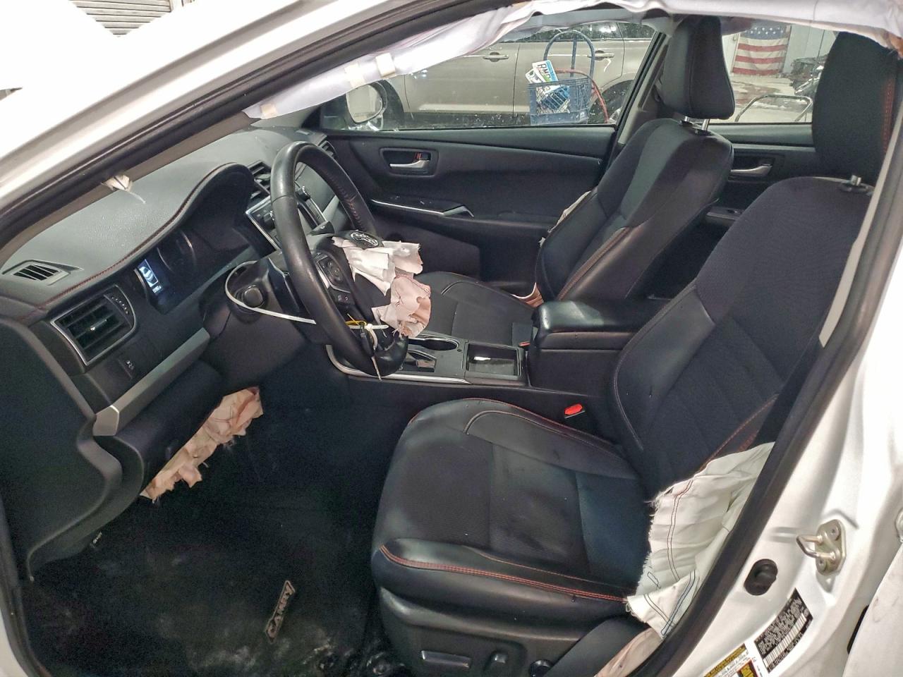 2016 TOYOTA CAMRY LE photo 7