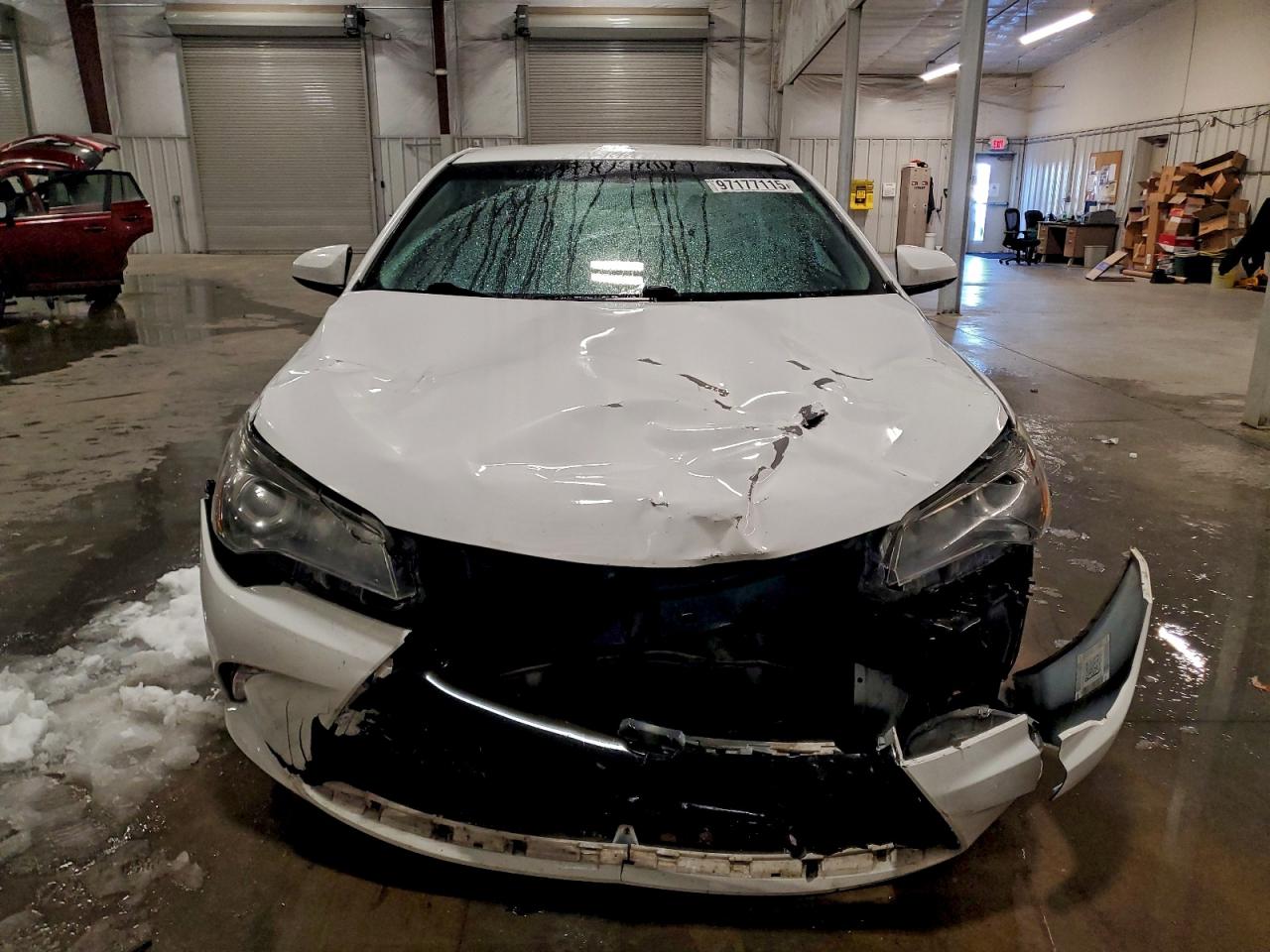 2016 TOYOTA CAMRY LE photo 5