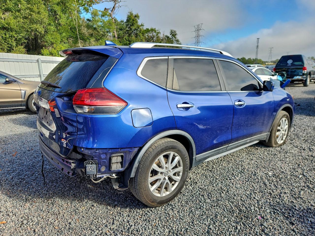 2018 NISSAN ROGUE S photo 3