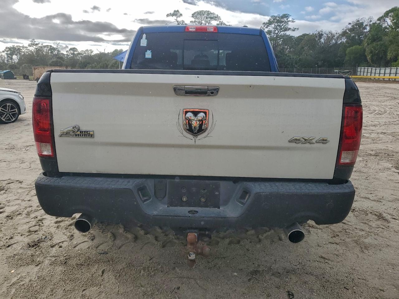 2011 DODGE RAM 1500 photo 6