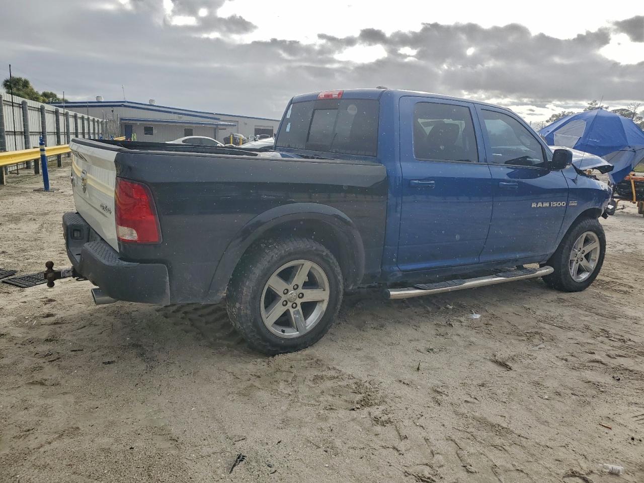 2011 DODGE RAM 1500 photo 3