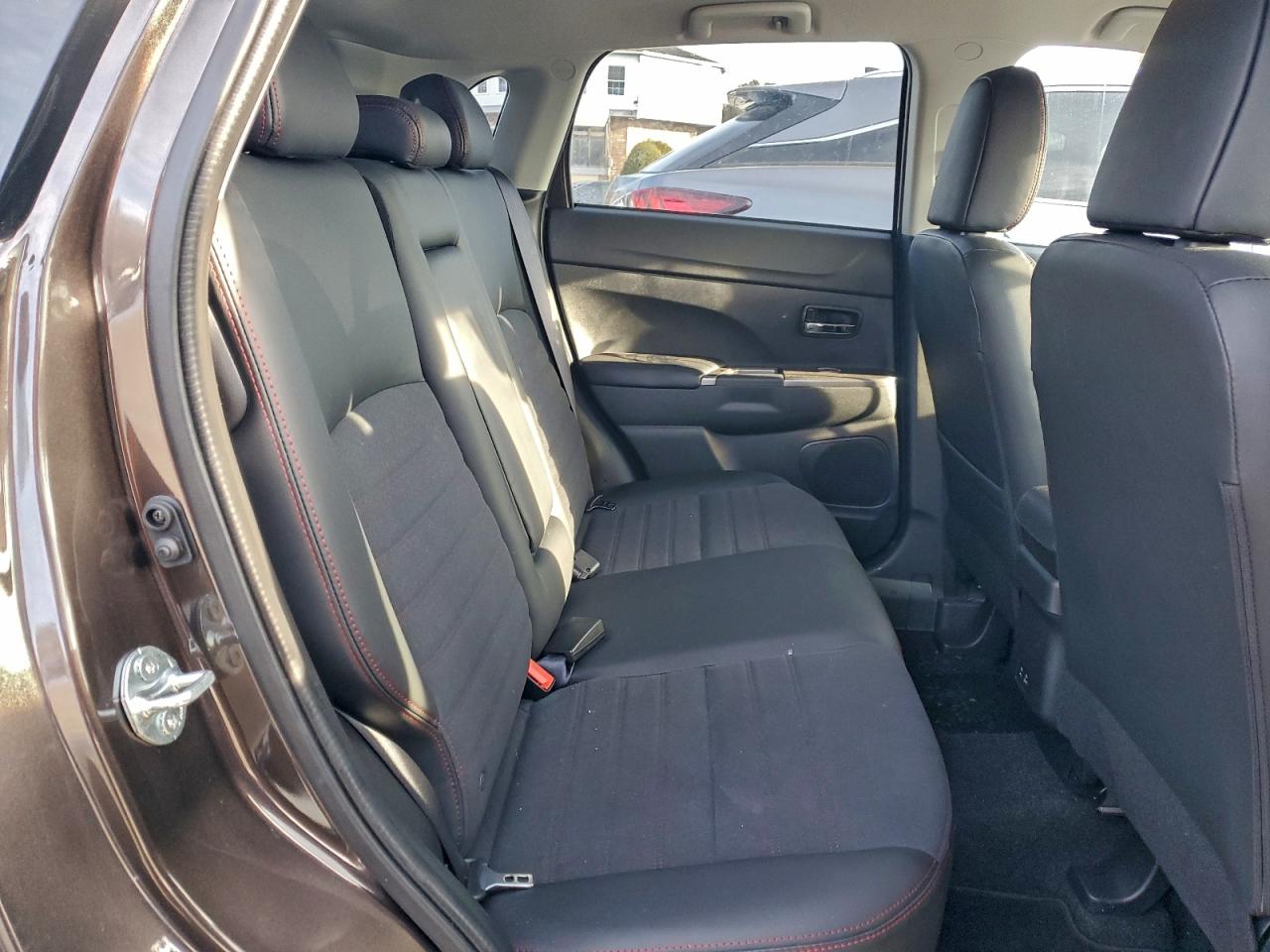 2024 MITSUBISHI OUTLANDER SPORT S/SE photo 11