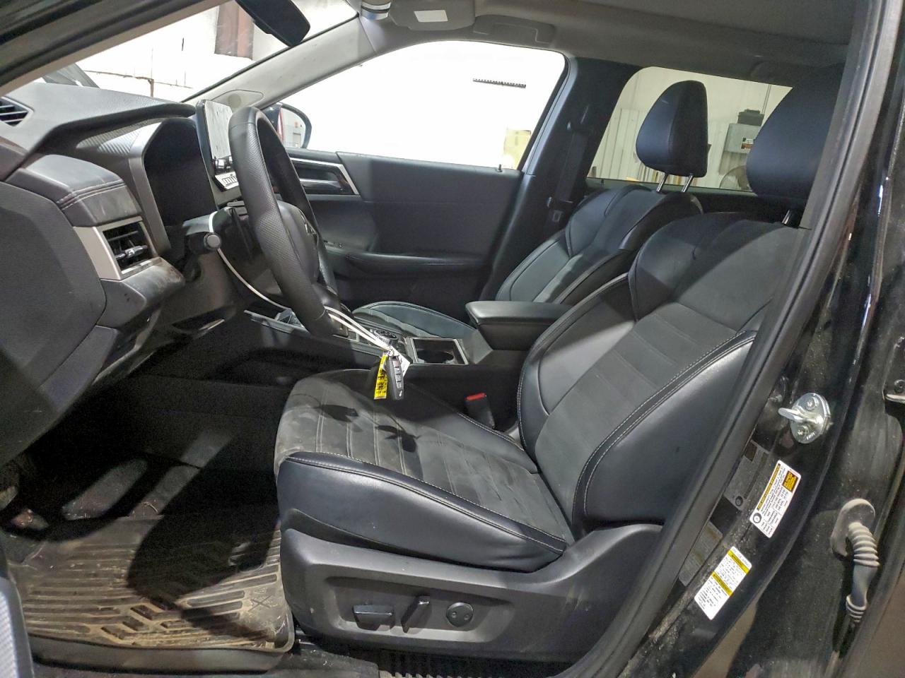 2024 MITSUBISHI OUTLANDER SE photo 7