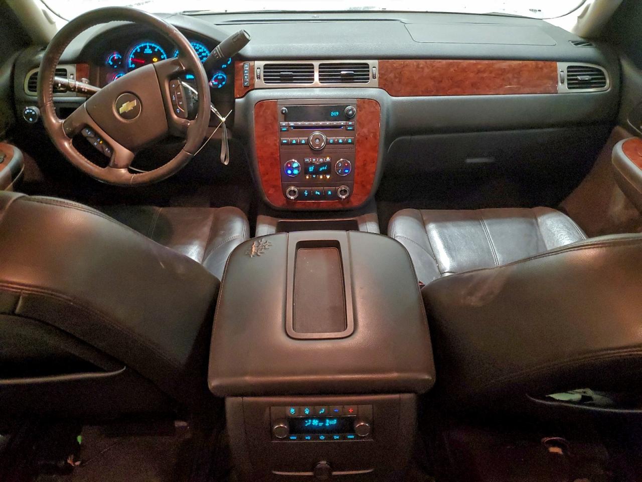 2009 CHEVROLET SUBURBAN C1500 LT photo 8