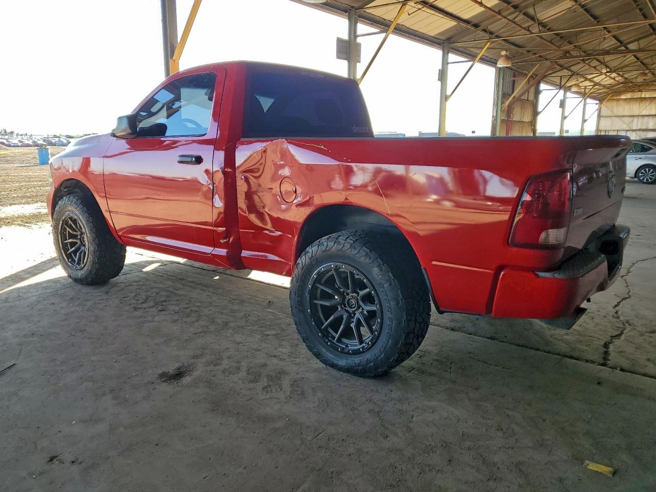 2014 RAM 1500 ST photo 2