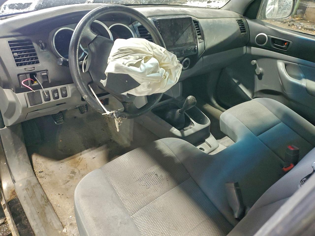 2009 TOYOTA TACOMA photo 8