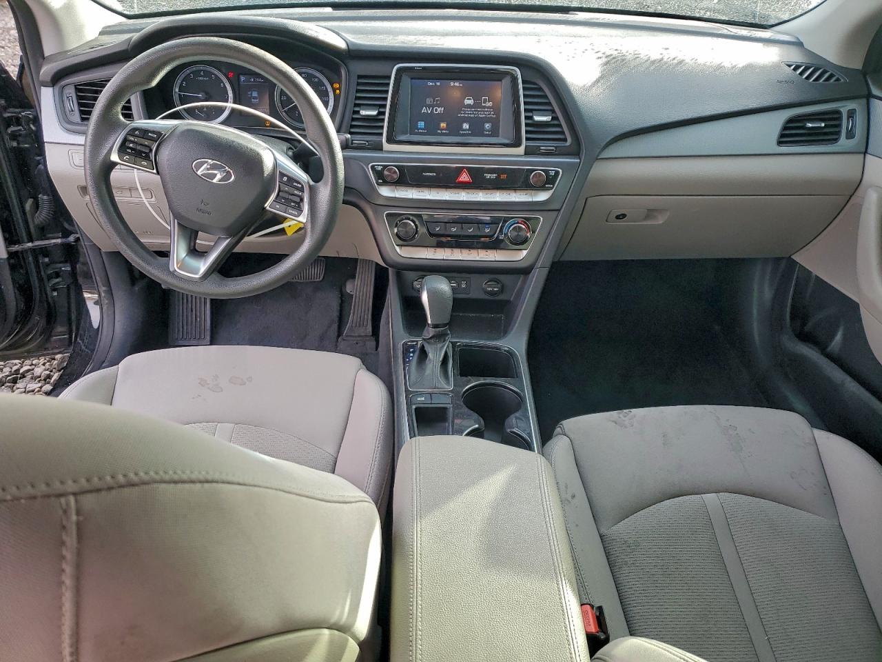 2018 HYUNDAI SONATA SE photo 8