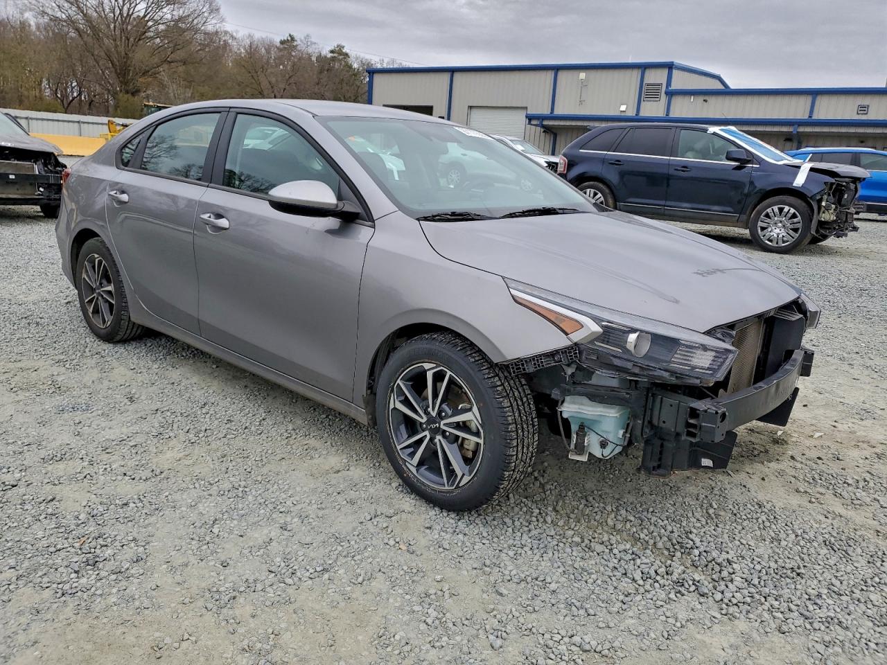 2024 KIA FORTE LX photo 4