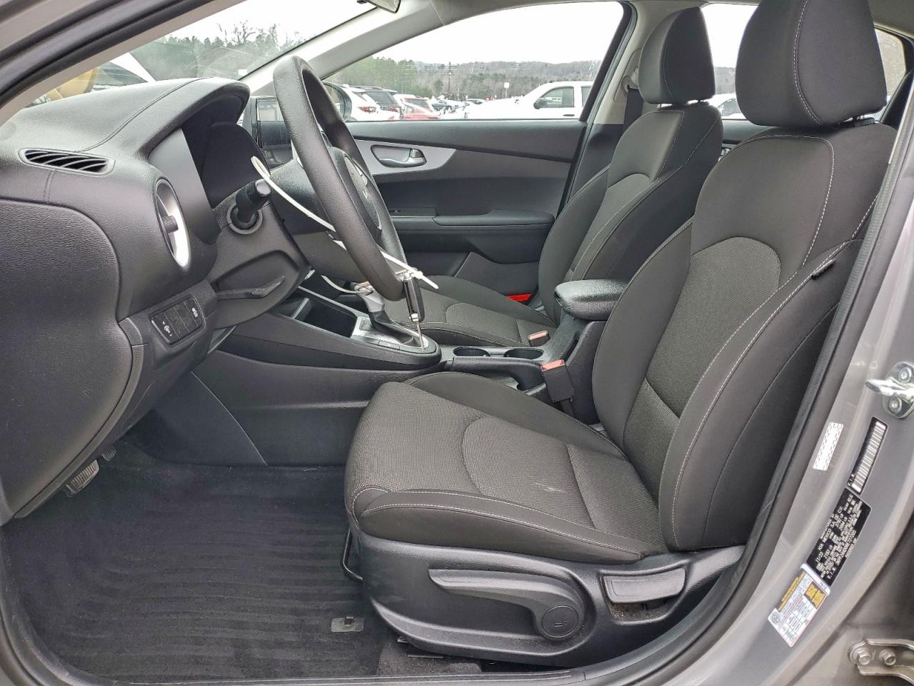 2024 KIA FORTE LX photo 7