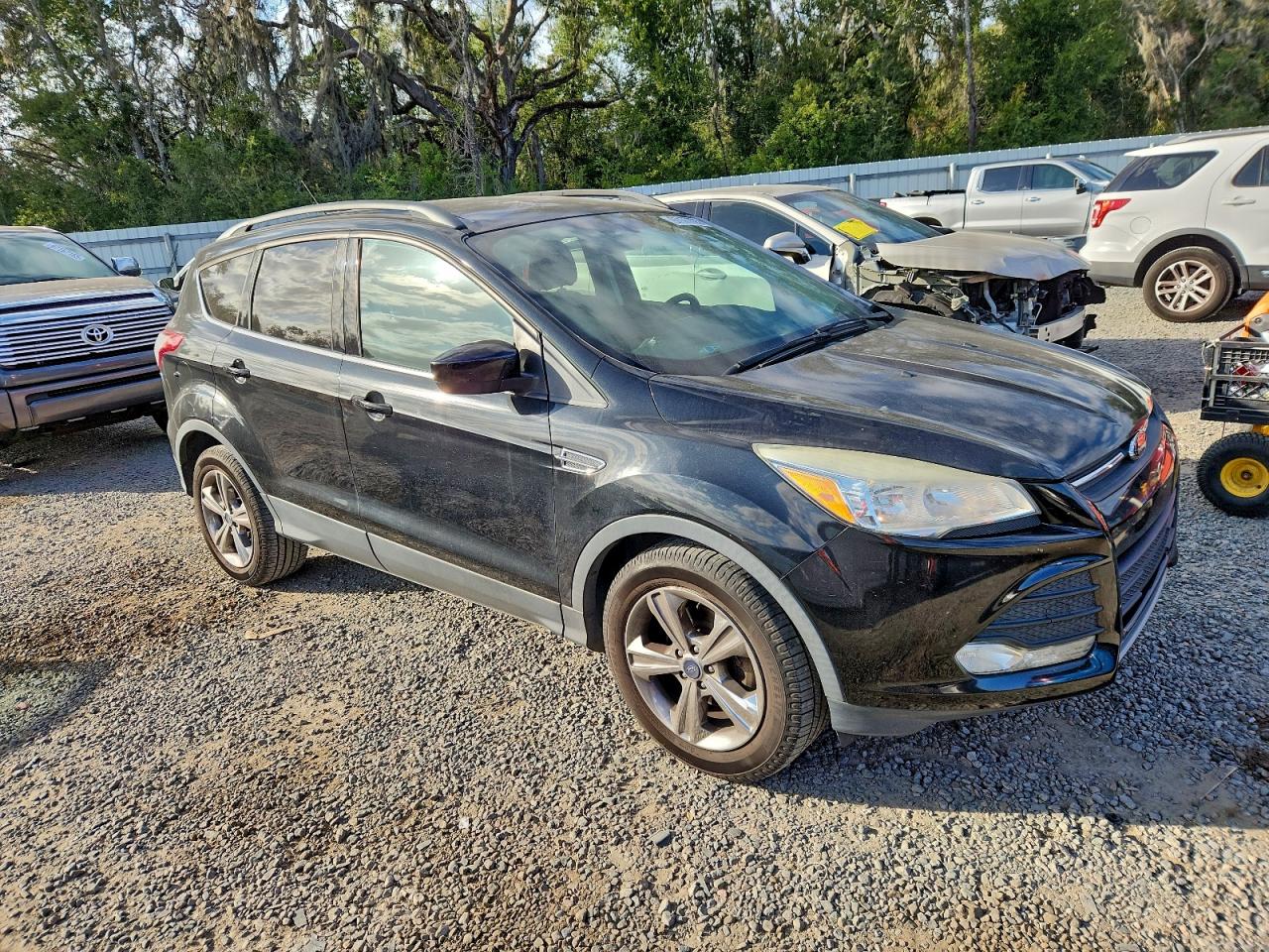 2015 FORD ESCAPE SE photo 4