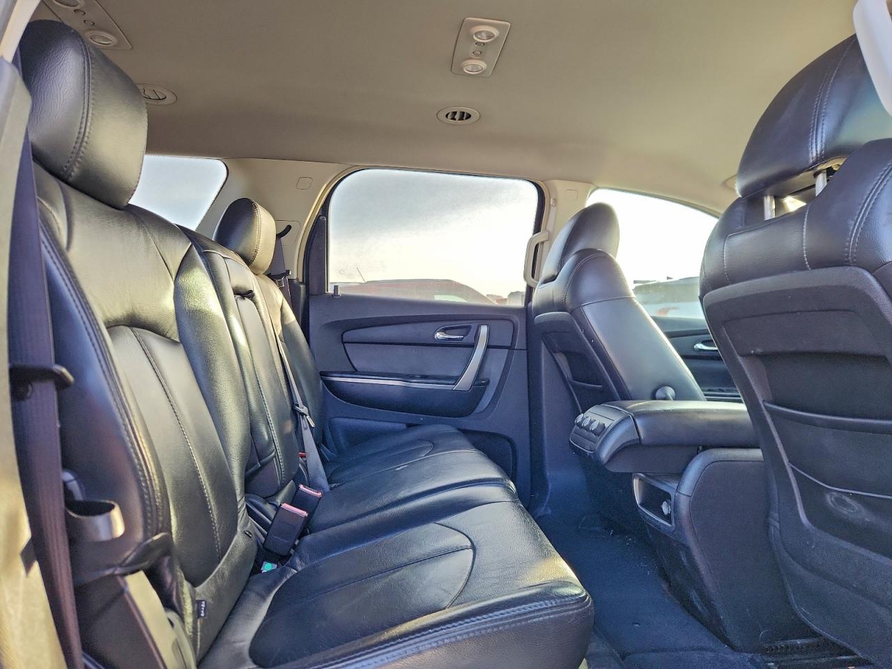2009 GMC ACADIA SLE photo 11