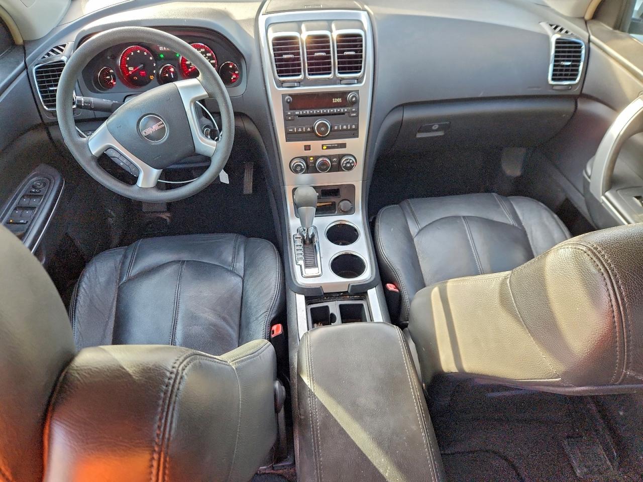 2009 GMC ACADIA SLE photo 8