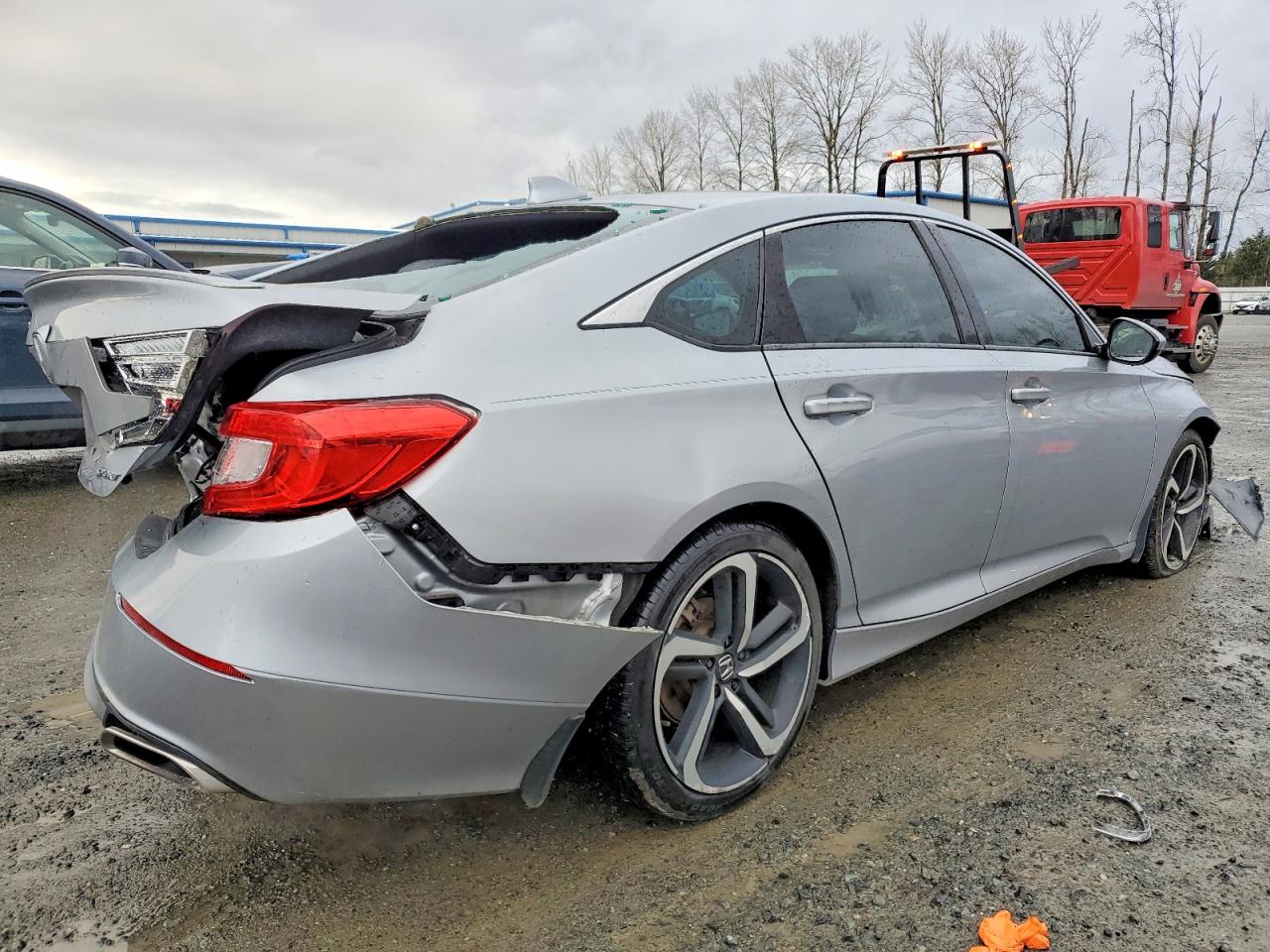 2018 HONDA ACCORD SPORT photo 3