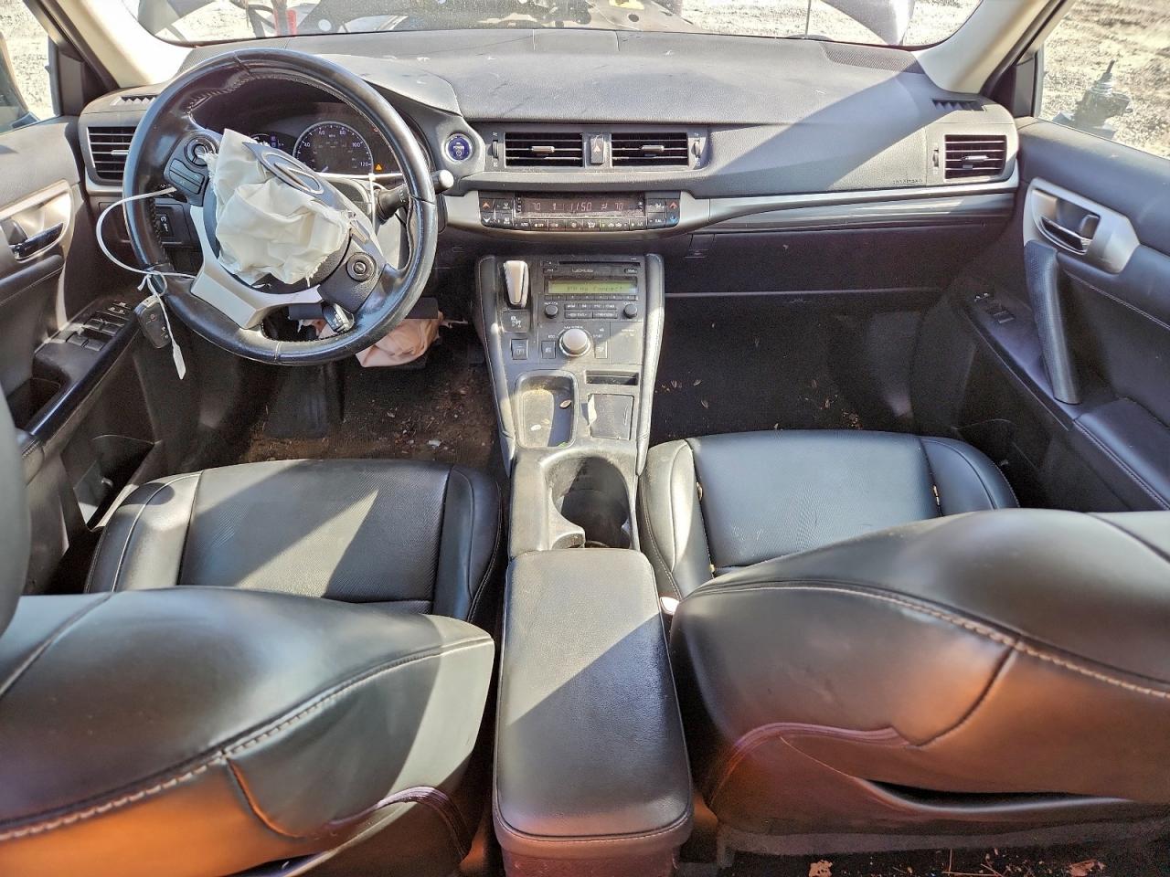 2014 LEXUS CT 200 photo 8