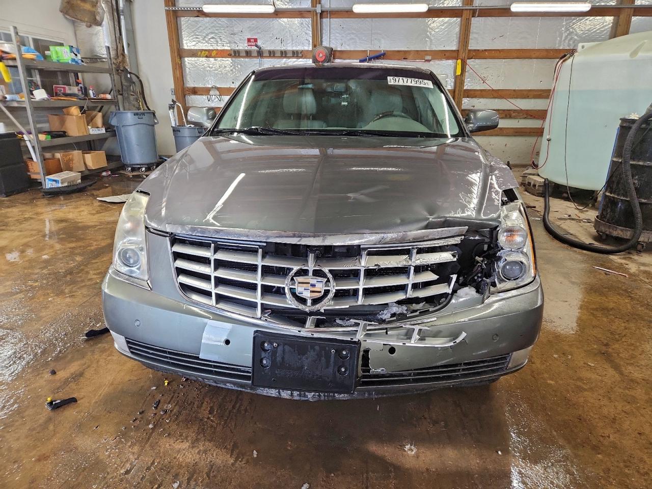 2008 CADILLAC DTS photo 5