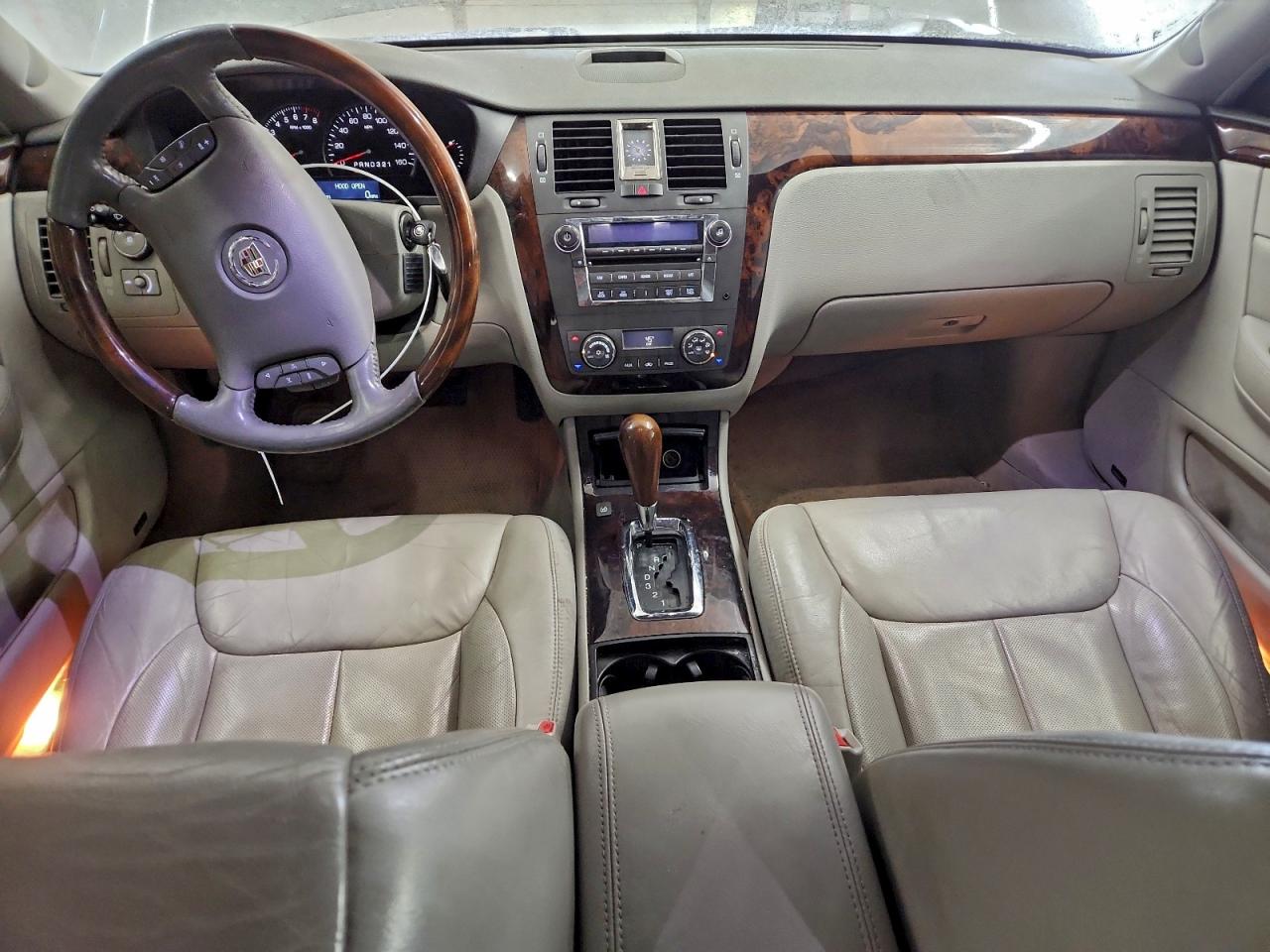 2008 CADILLAC DTS photo 8