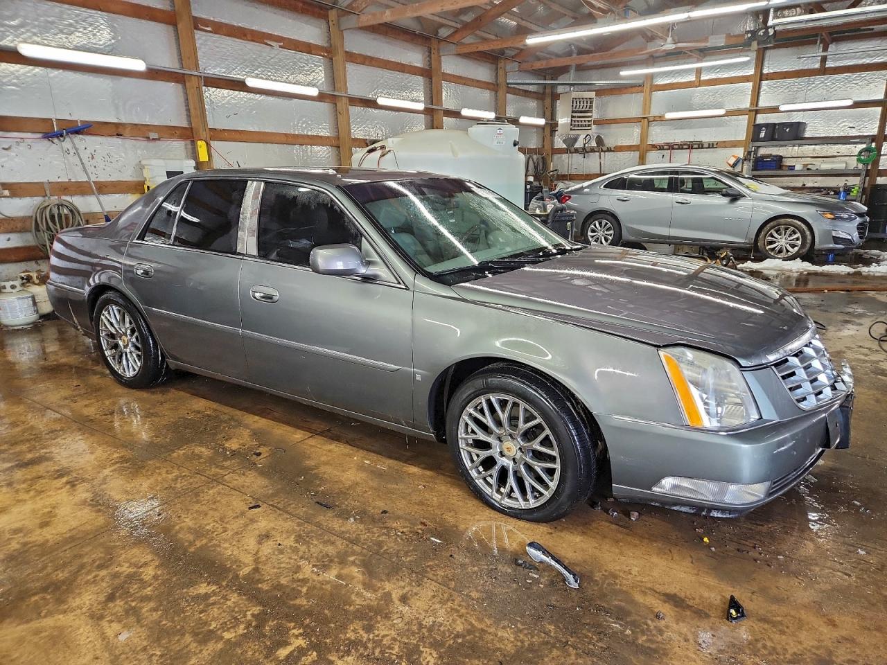 2008 CADILLAC DTS photo 4