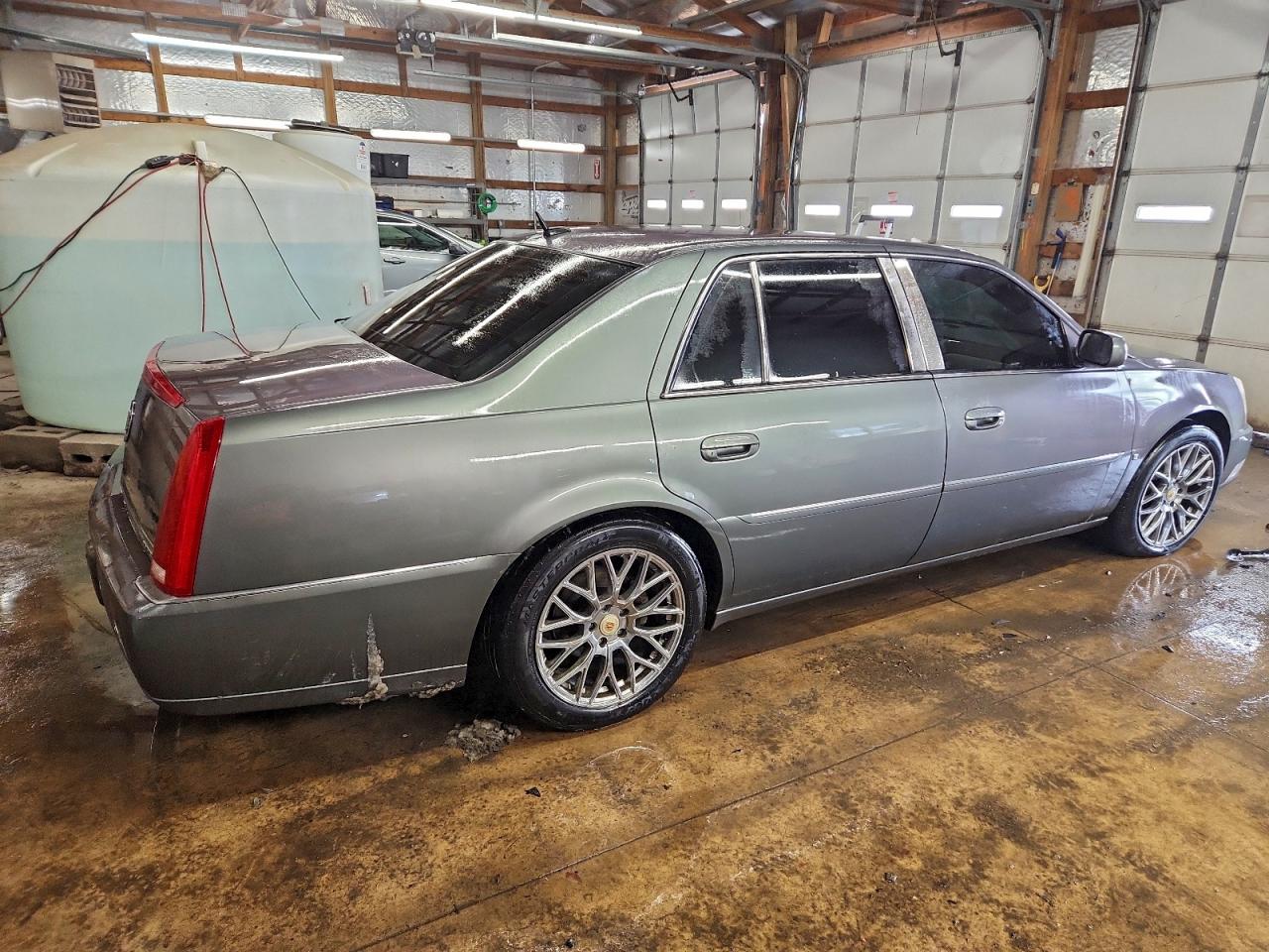 2008 CADILLAC DTS photo 3