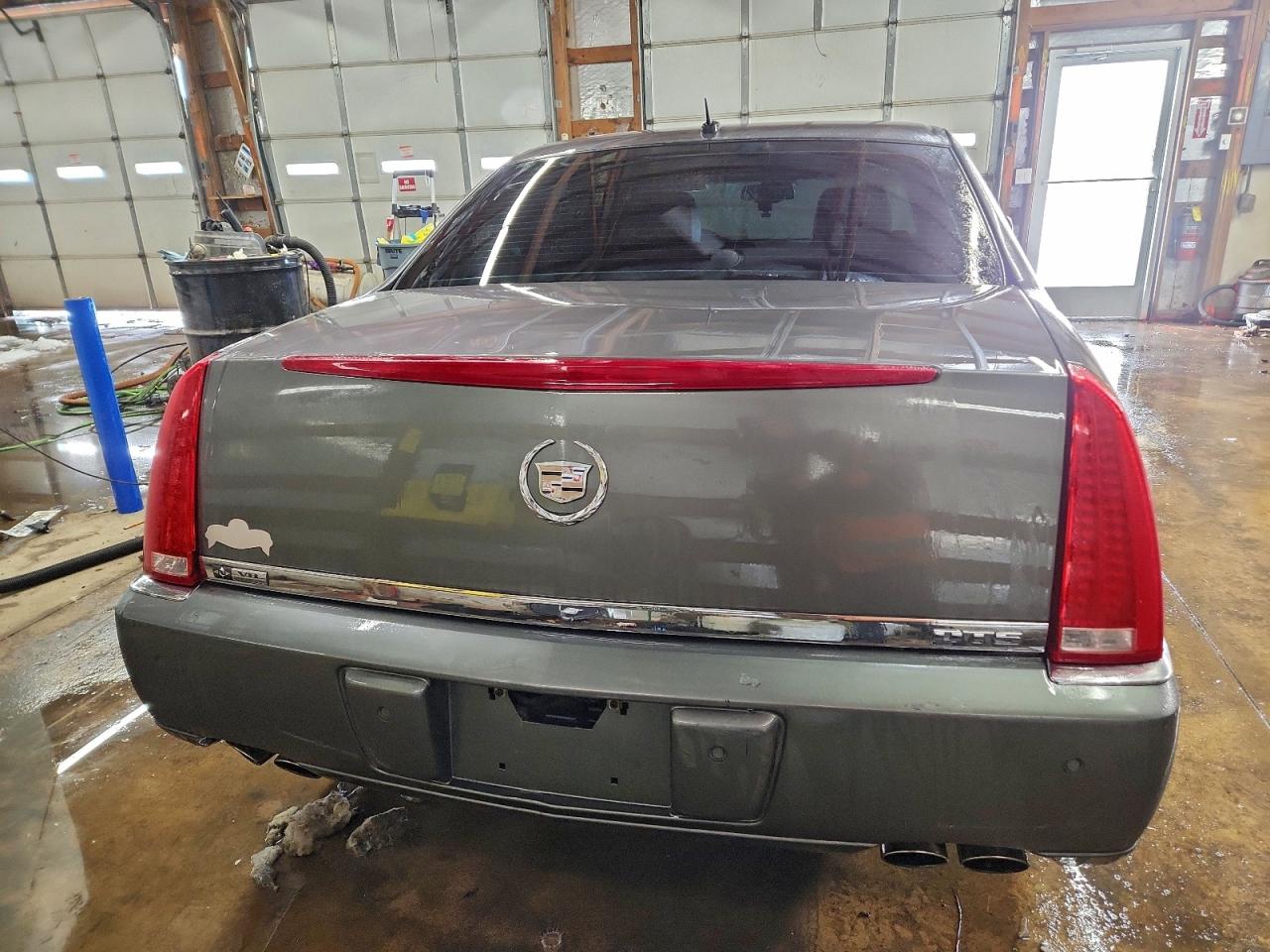 2008 CADILLAC DTS photo 6