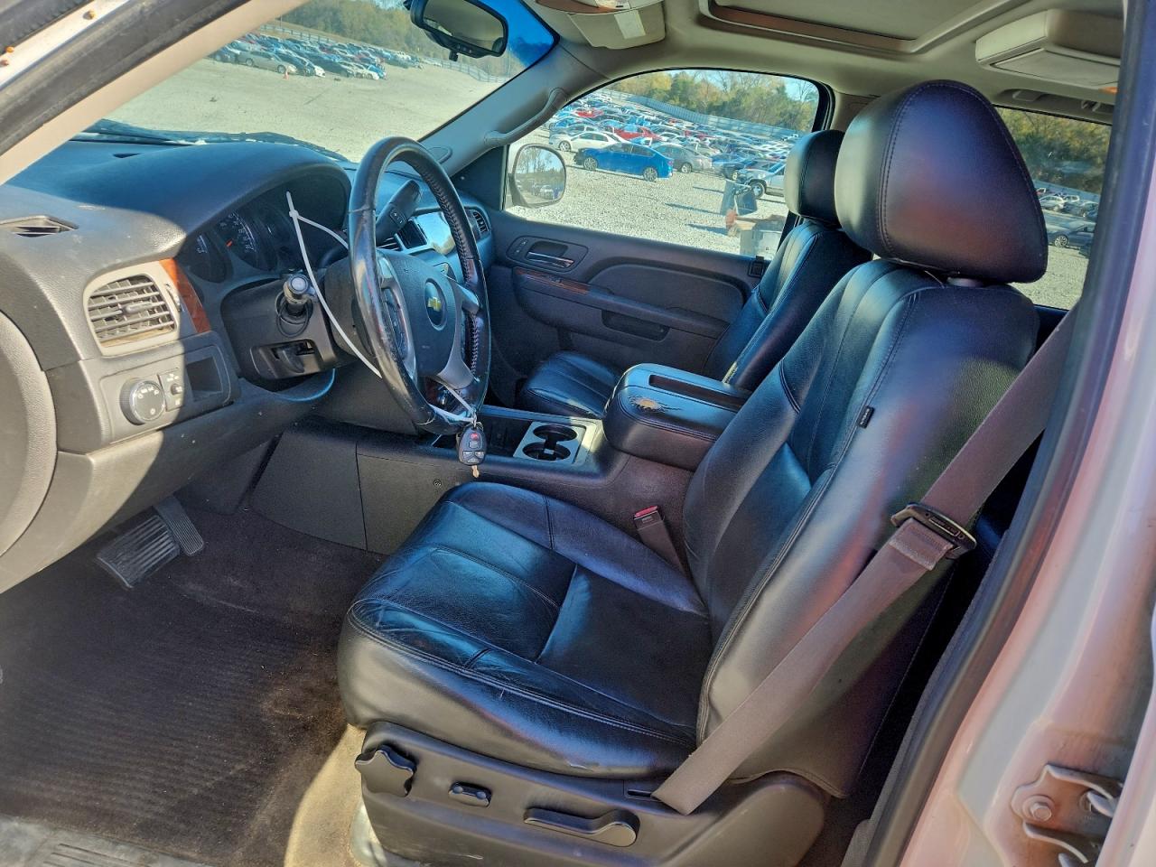 2013 CHEVROLET SUBURBAN C1500 LT photo 7